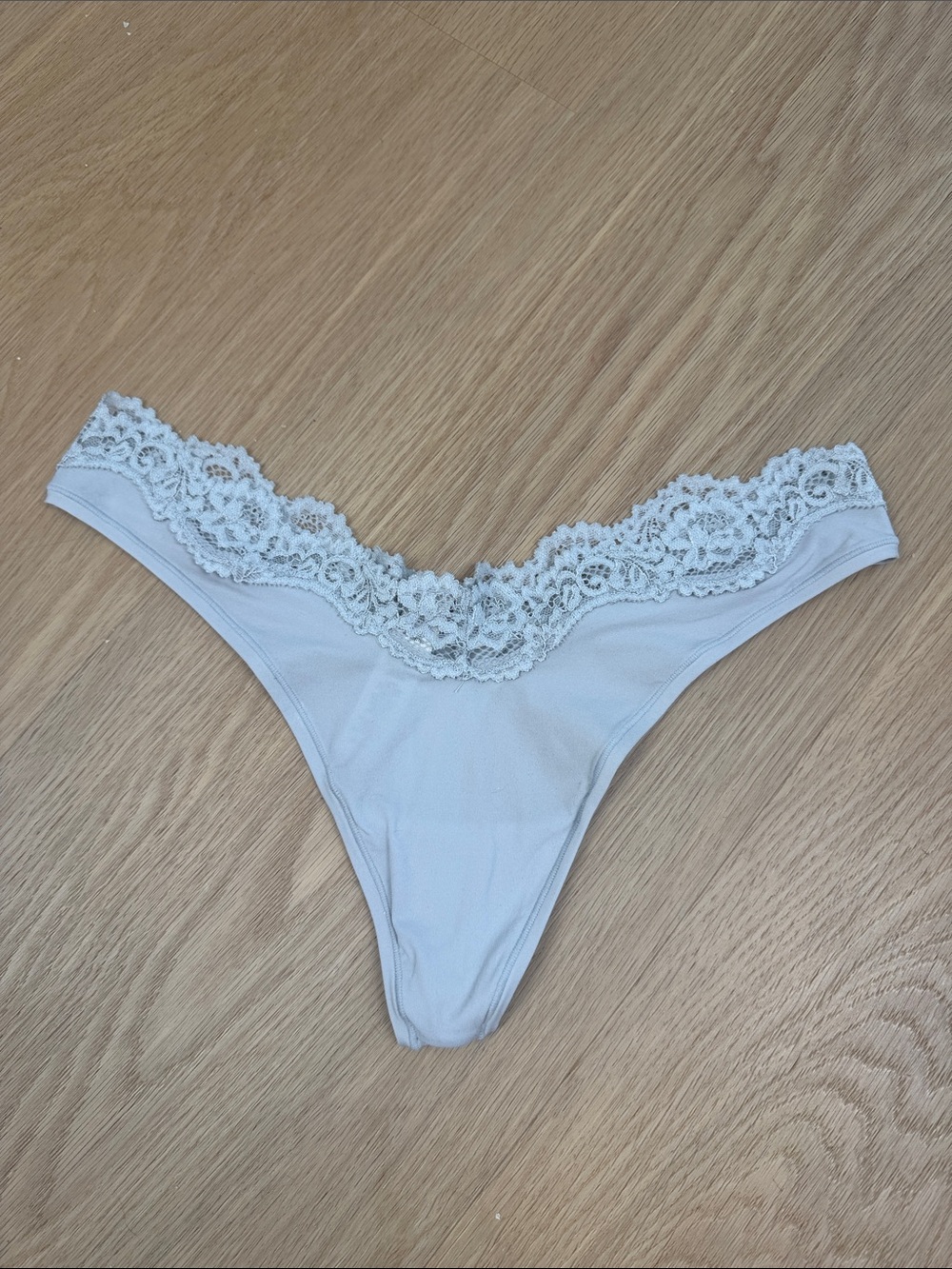 SKIMS Lace Dipped Thong Pant M